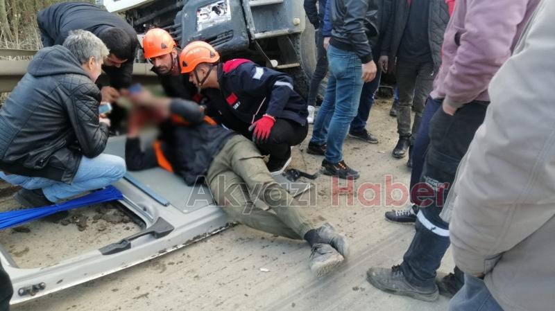 Kamyon Yolcu Minibüsüne Çarptı İki Yaralı