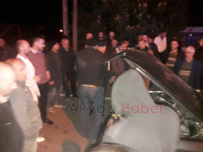 Kamyonet otomobile çarptı