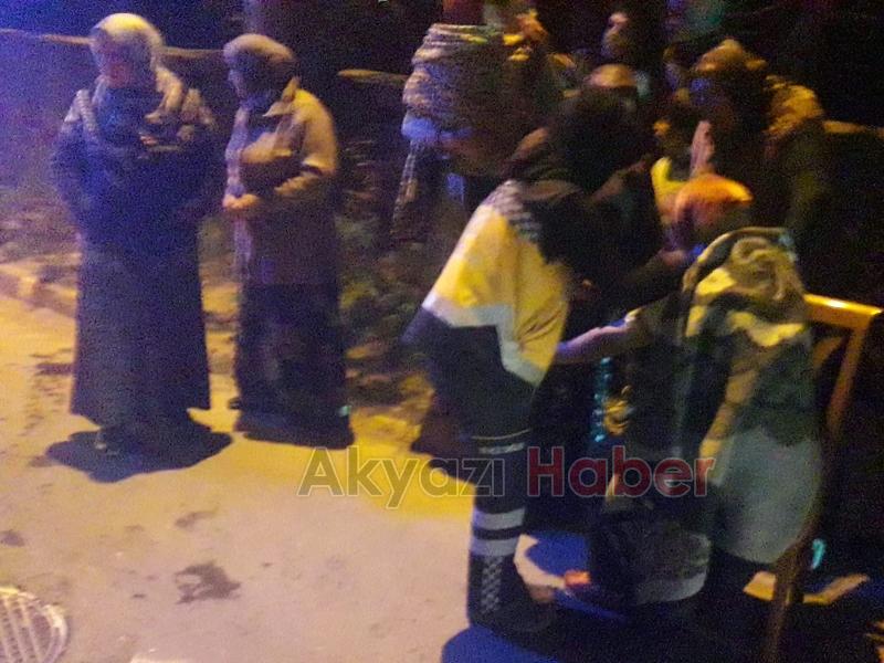 Kamyonet otomobile çarptı