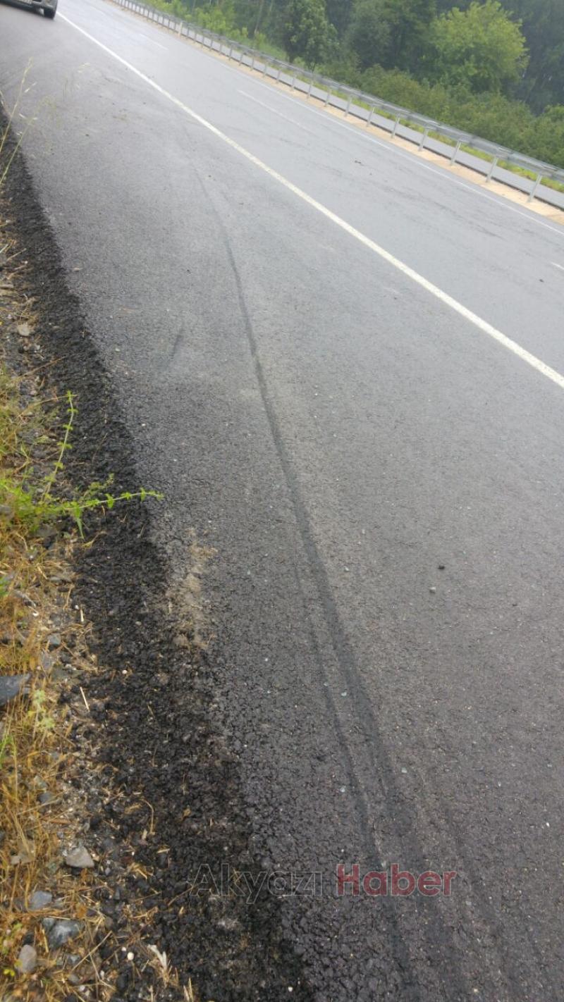 Kamyonet Yoldan Çıktı