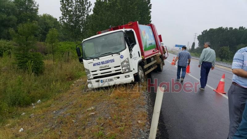 Kamyonet Yoldan Çıktı