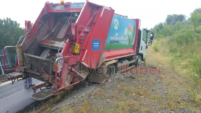 Kamyonet Yoldan Çıktı