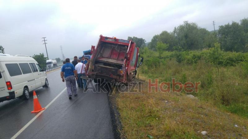 Kamyonet Yoldan Çıktı