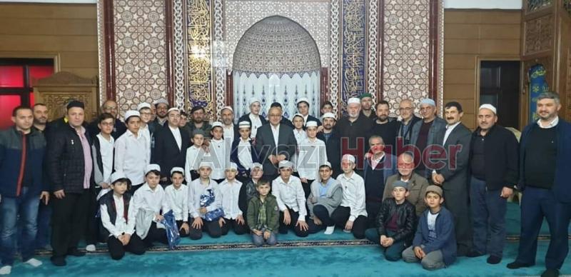 Kandilde camiler dolup taştı 