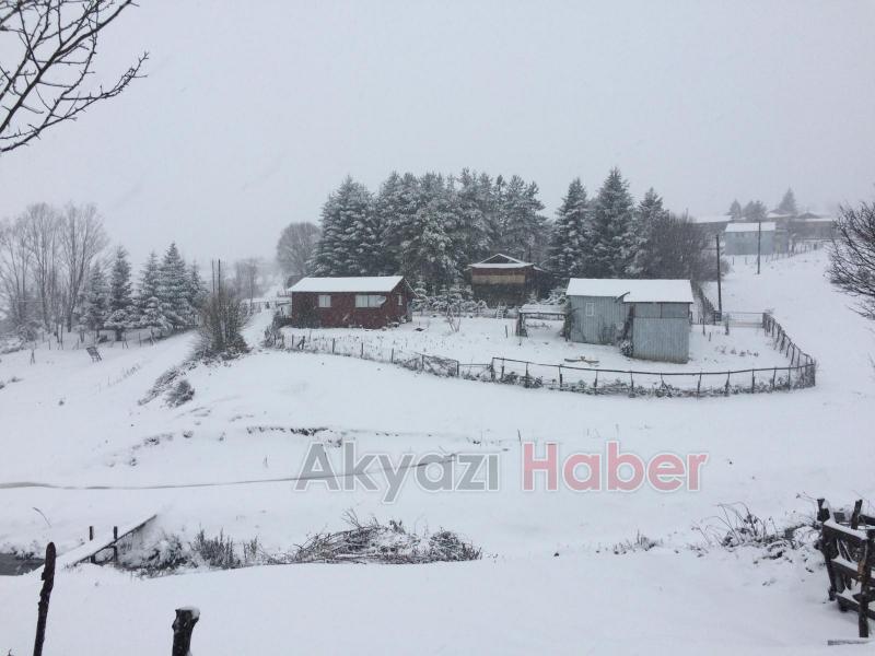 Kar yağışı etkili oluyor Yaylalar beyaza büründü