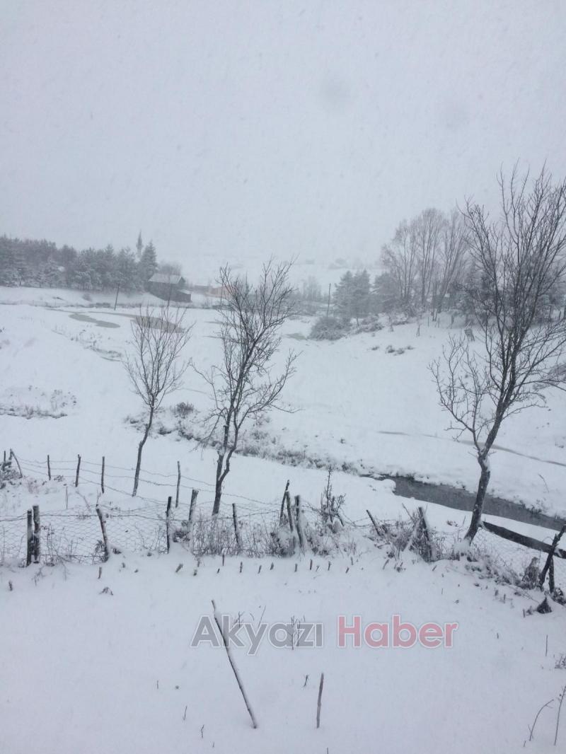 Kar yağışı etkili oluyor Yaylalar beyaza büründü