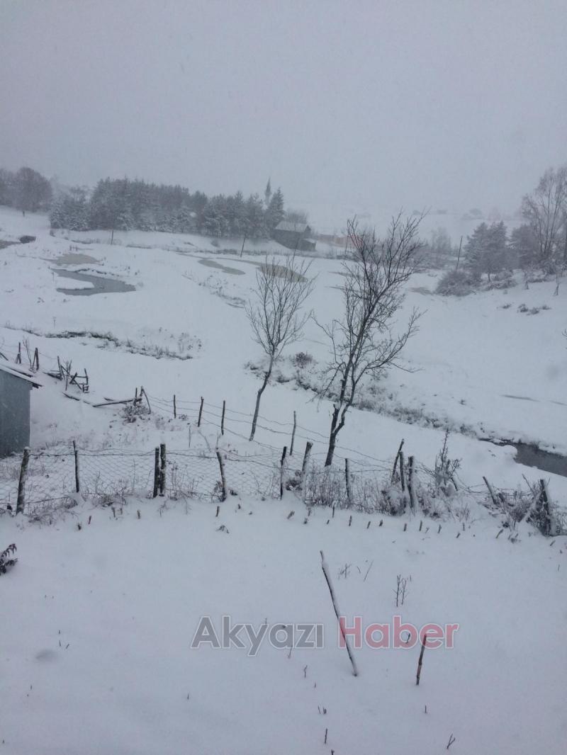 Kar yağışı etkili oluyor Yaylalar beyaza büründü