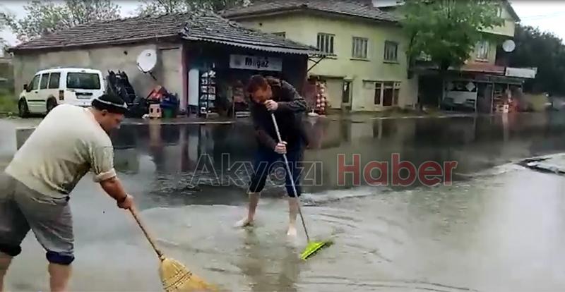 Karaçalılıkta Düşük Yolları Su Bastı