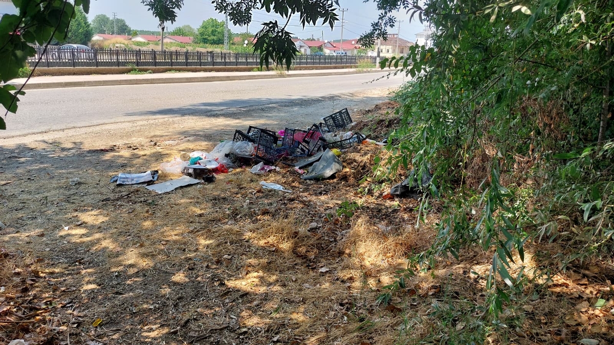Karacasu Caddesi’nde Görülen Çirkin Manzara: Yangın Riski Her An Kapıda!