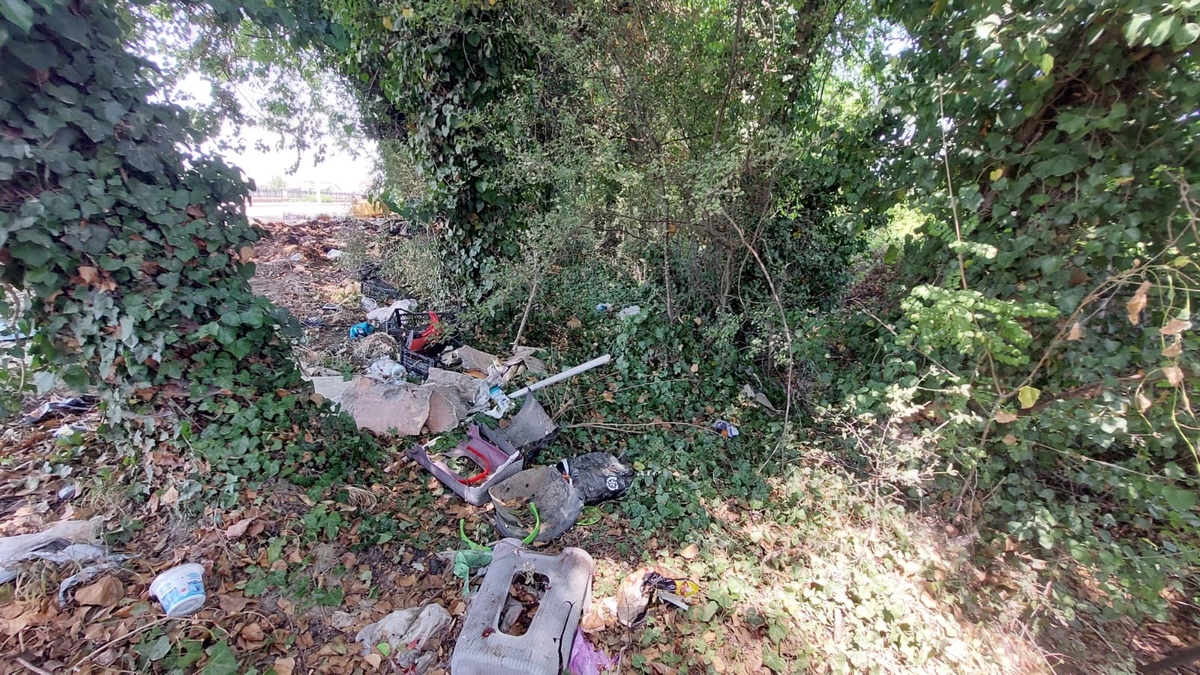 Karacasu Caddesi’nde Görülen Çirkin Manzara: Yangın Riski Her An Kapıda!