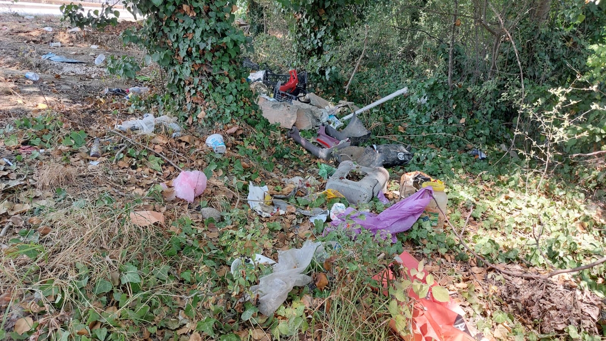 Karacasu Caddesi’nde Görülen Çirkin Manzara: Yangın Riski Her An Kapıda!