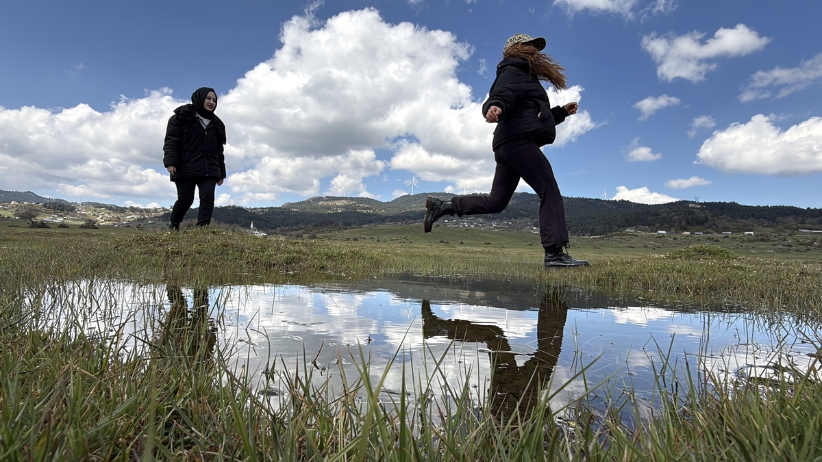 Karagöl Yaylası'ndaki kıvrımlı su yatakları hayran bırakıyor