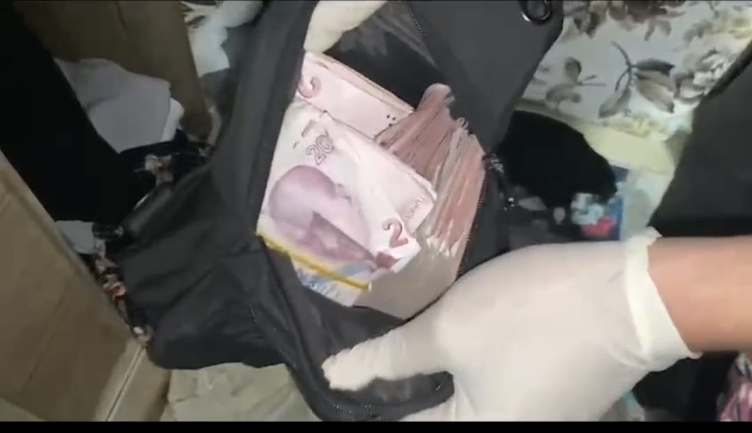 Karaköy'de zehir tacirlerine operasyon