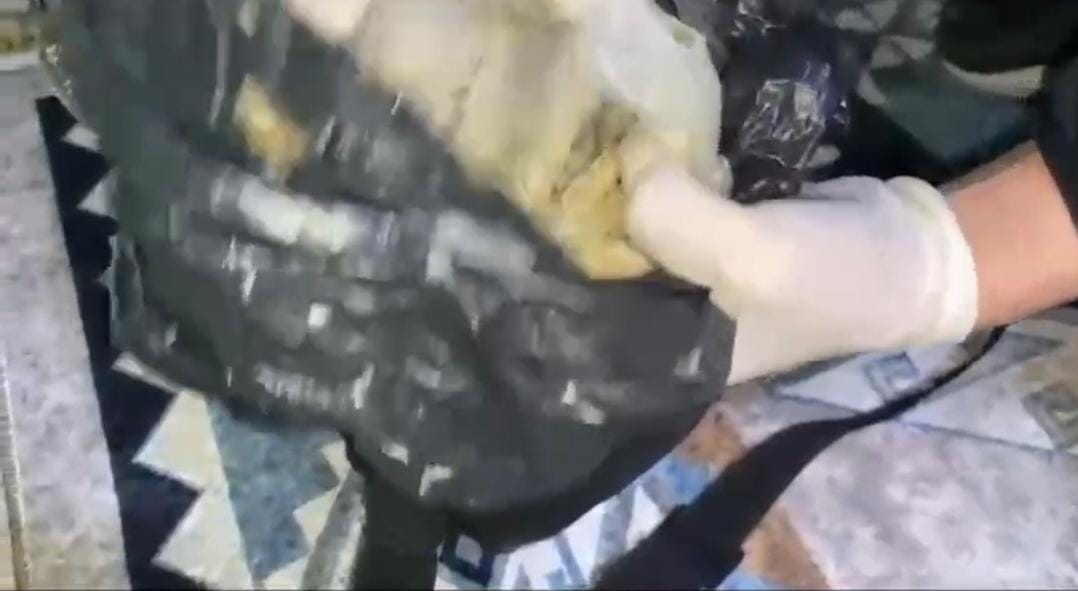 Karaköy'de zehir tacirlerine operasyon