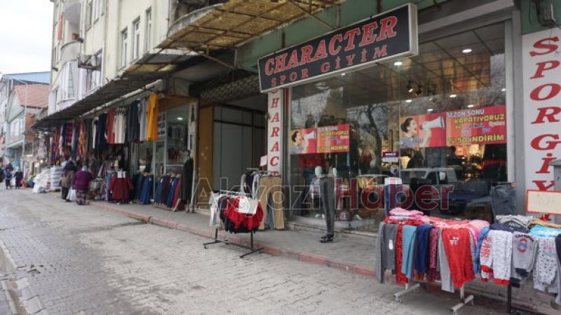 Karakter Spor Giyimde Dev Kampanya