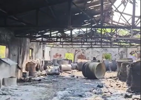 Karapürçek'te boru fabrikasında yangın