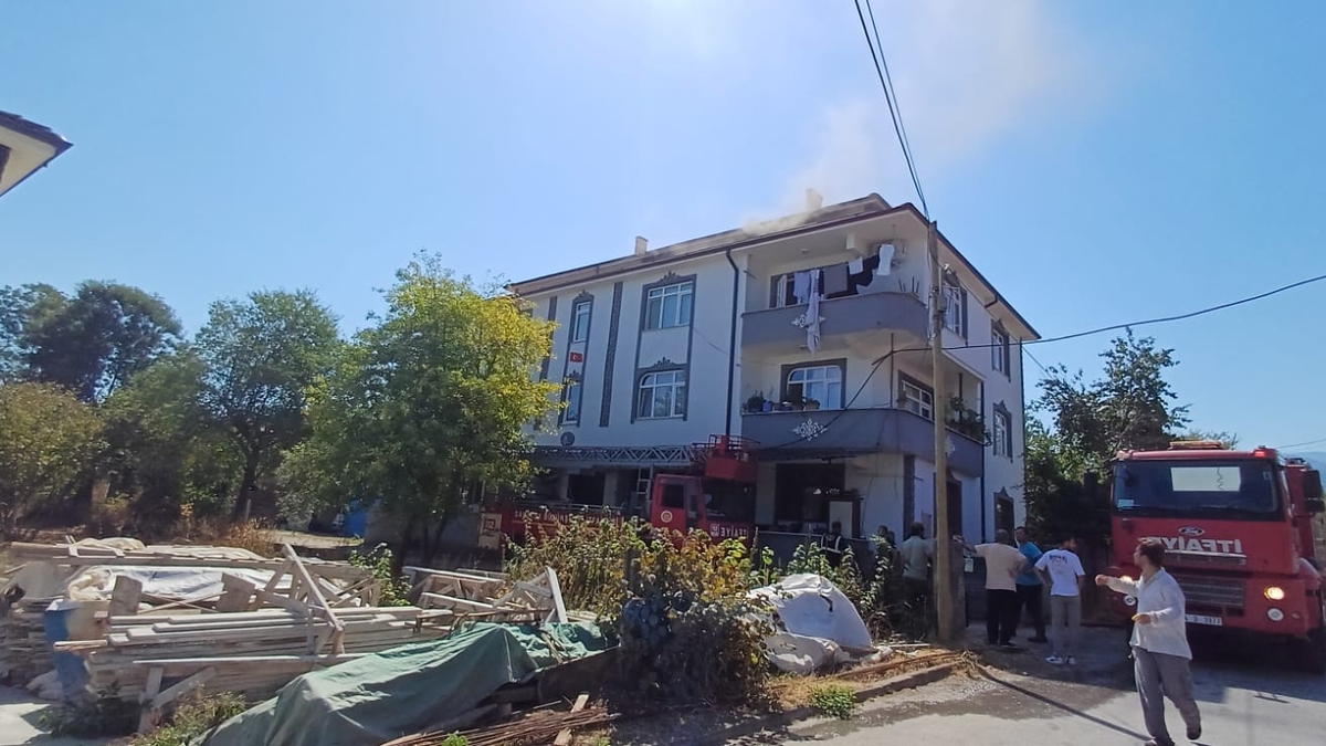 Karapürçek'te yangın