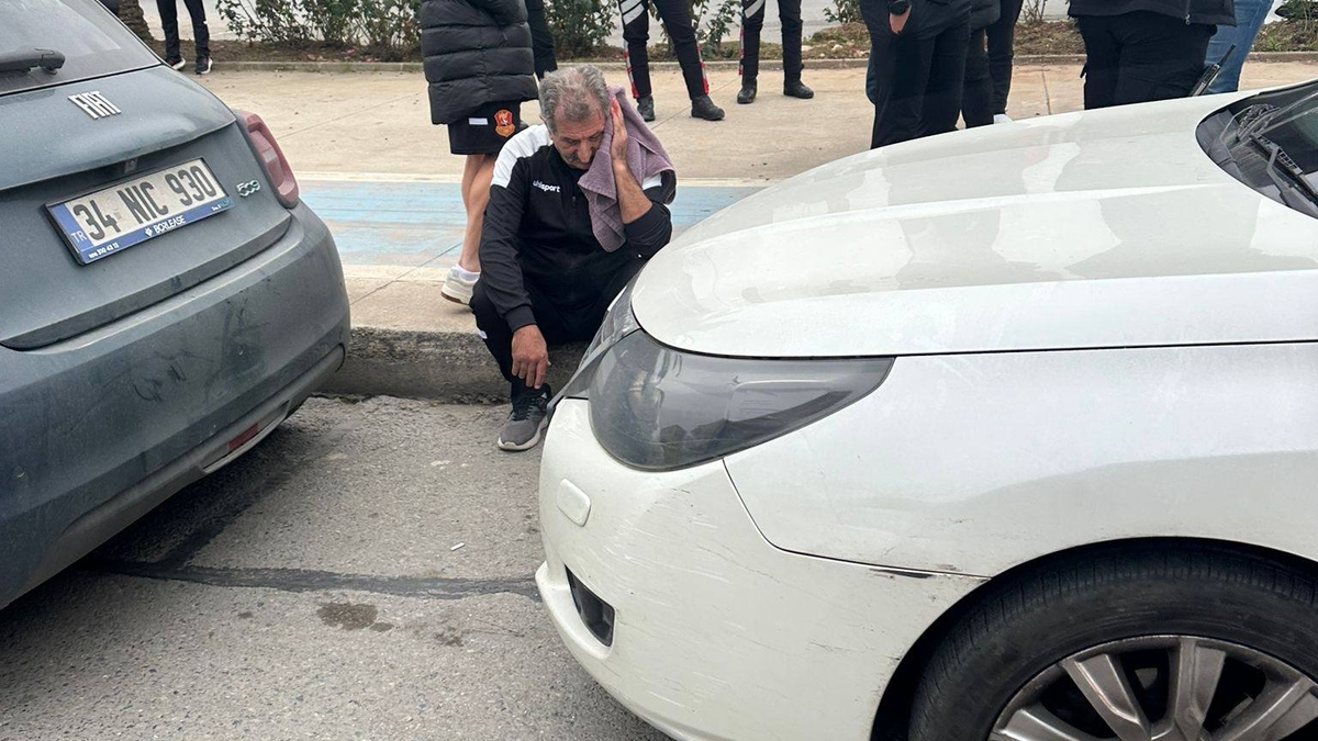 Karasuspor otobüsüne taşlı saldırı