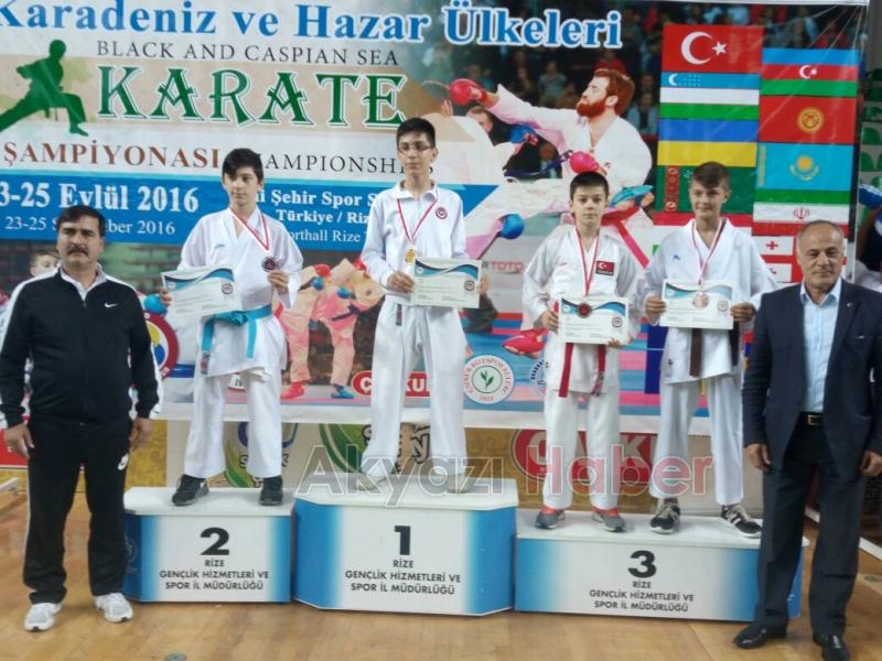 Karateciler Madalyasız Dönmedi