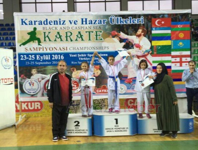 Karateciler Madalyasız Dönmedi