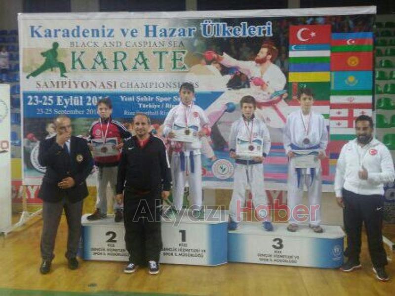 Karateciler Madalyasız Dönmedi