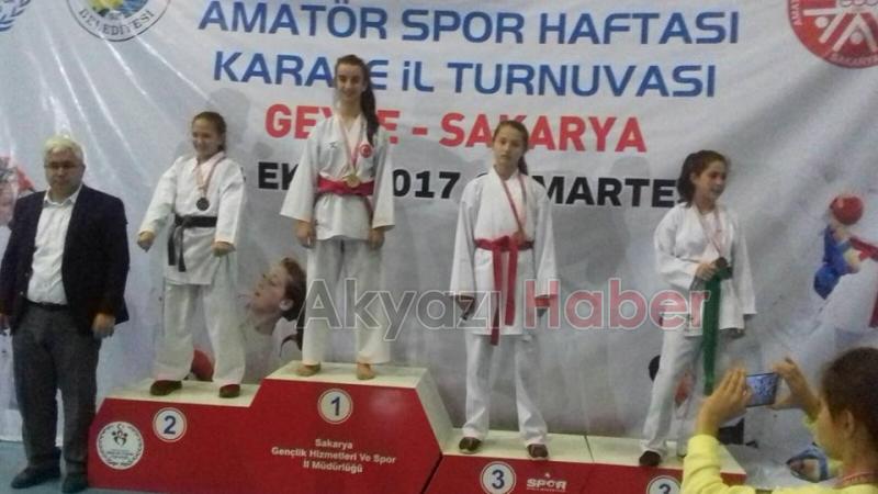 Karatecilerden 8 Altın 5 Gümüş 5 Bronz Madalya
