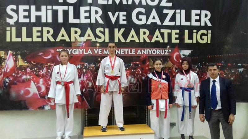Karatecilerden 9 Madalya