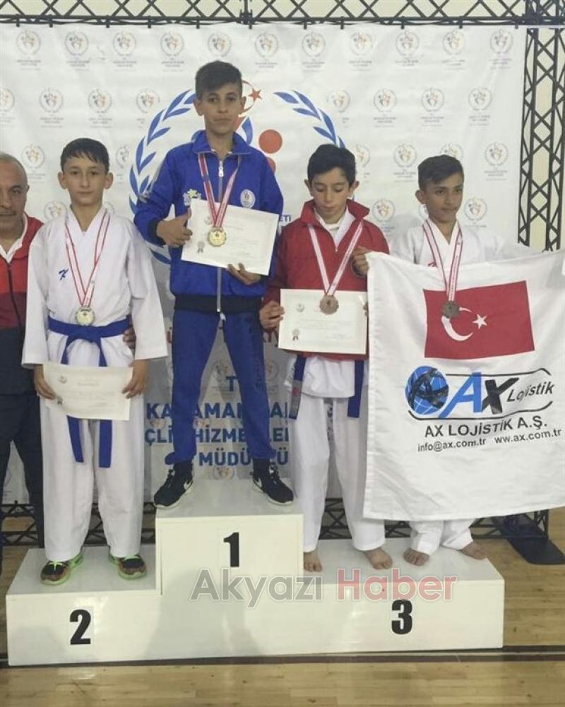 Karatecilerden Altın Madalya 