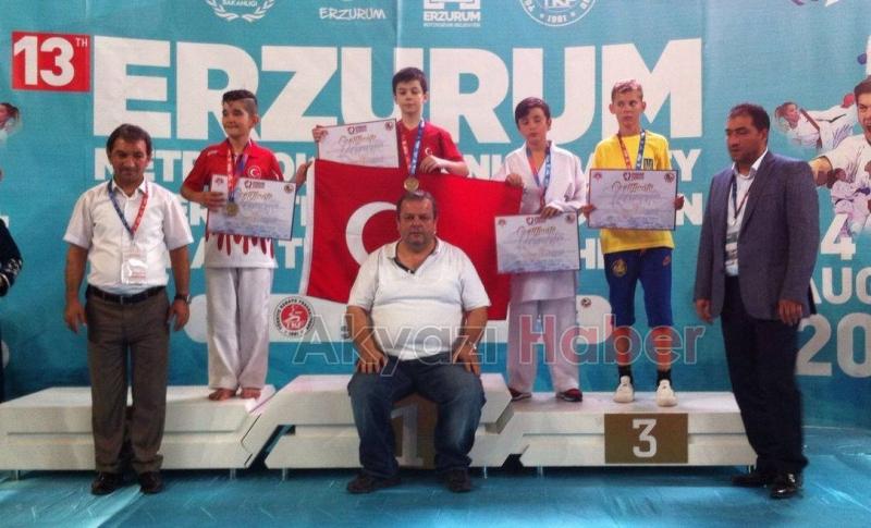 KARATECİLERİMİZDEN ULUSLARARASI BAŞARI