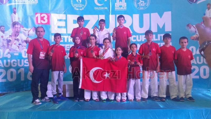 KARATECİLERİMİZDEN ULUSLARARASI BAŞARI