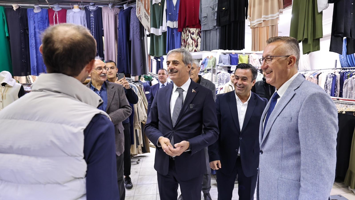 Katlı Pazar esnafıyla bir araya geldiler