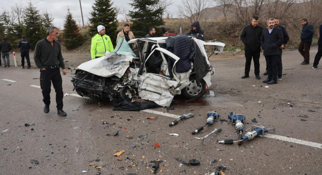 Katliam gibi kazada bir aile yok oldu: 4 ölü