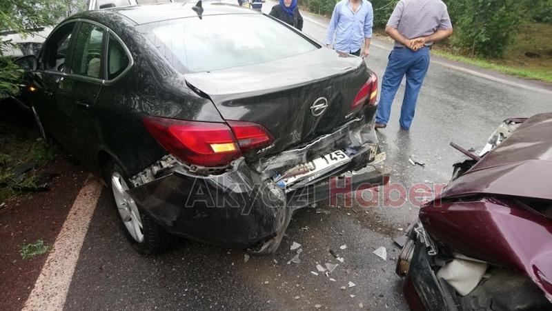  Kaygan Yol Zincirleme Kazaya Sebep Oldu