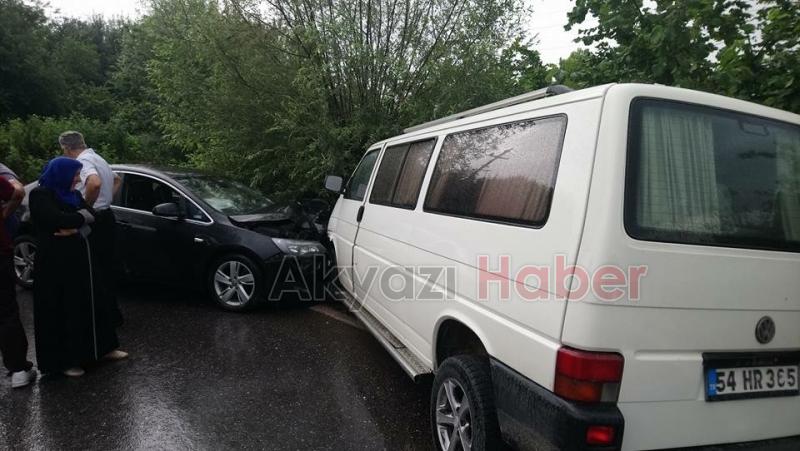  Kaygan Yol Zincirleme Kazaya Sebep Oldu