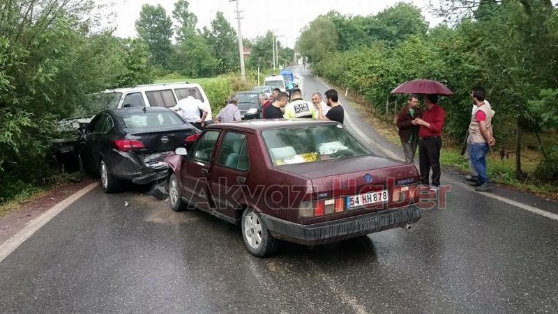  Kaygan Yol Zincirleme Kazaya Sebep Oldu