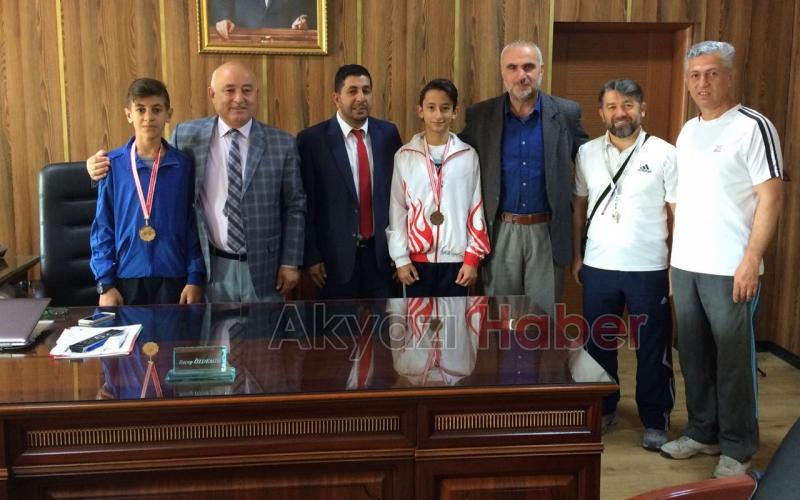 Kaymakam Kalaylı Şampiyonları Ağırladı