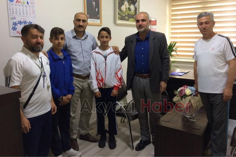 Kaymakam Kalaylı Şampiyonları Ağırladı