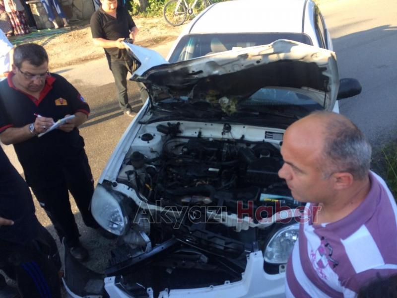 Kaza Yapan Otomobil Alev Aldı