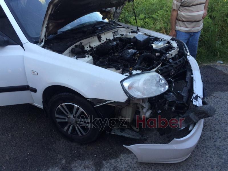 Kaza Yapan Otomobil Alev Aldı