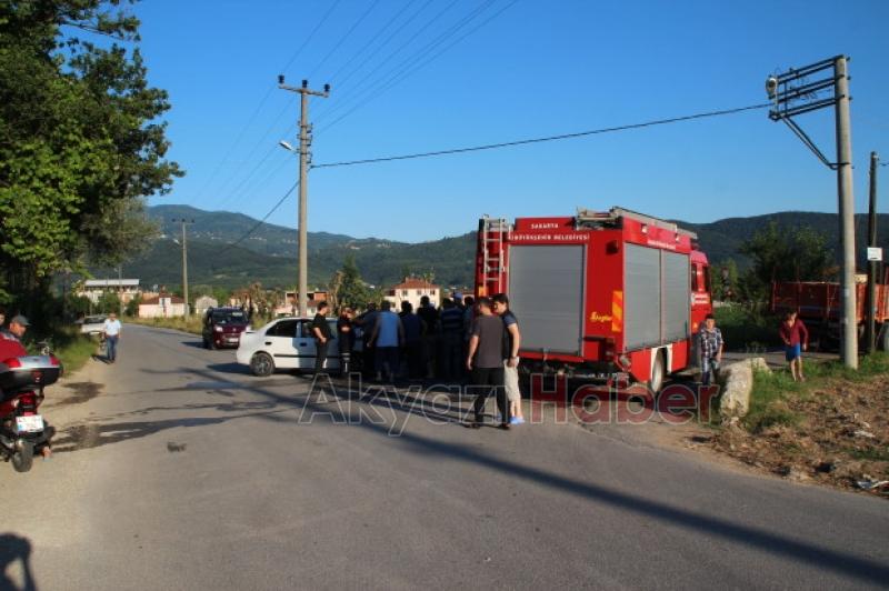 Kaza Yapan Otomobil Alev Aldı