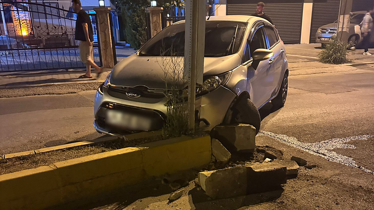 Kaza yaptı, aracı bırakıp gitti