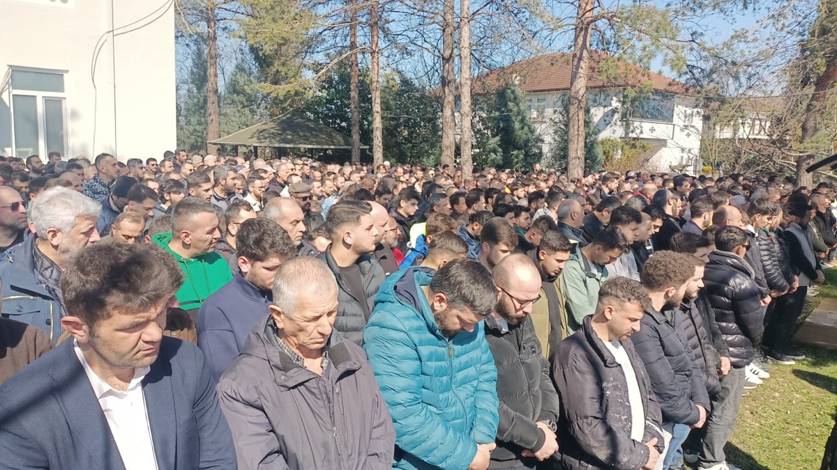 Kazada hayatını kaybeden genç gözyaşları içinde toprağa verildi