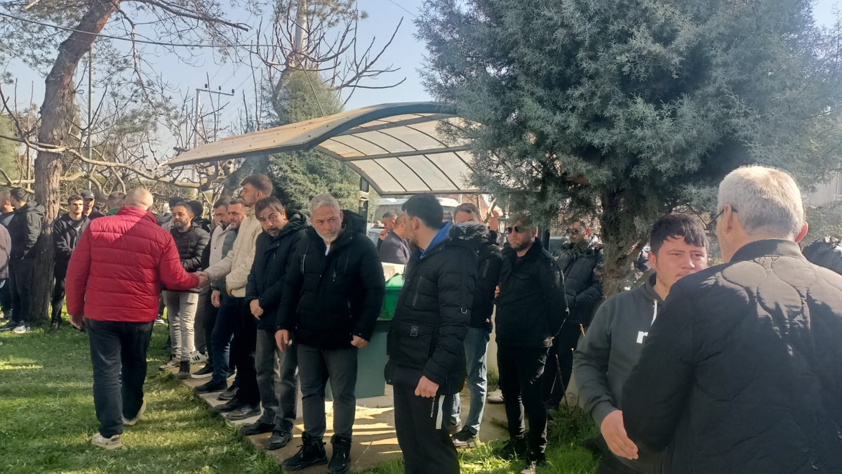 Kazada hayatını kaybeden genç gözyaşları içinde toprağa verildi