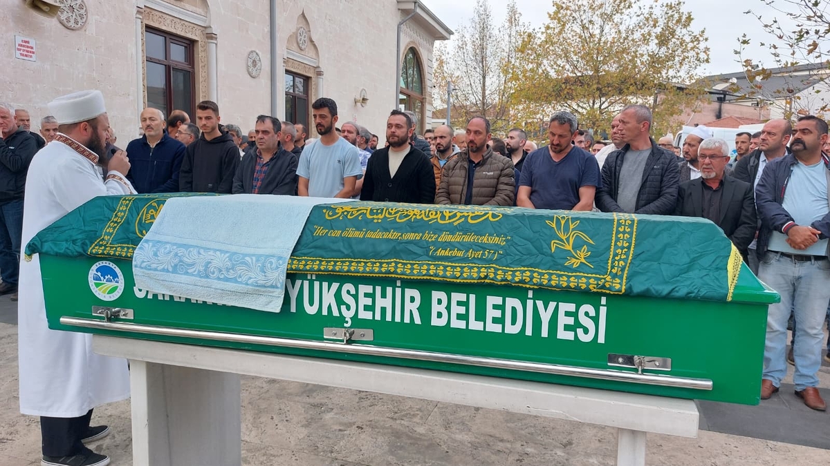 Kazada ölen sürücü toprağa verildi