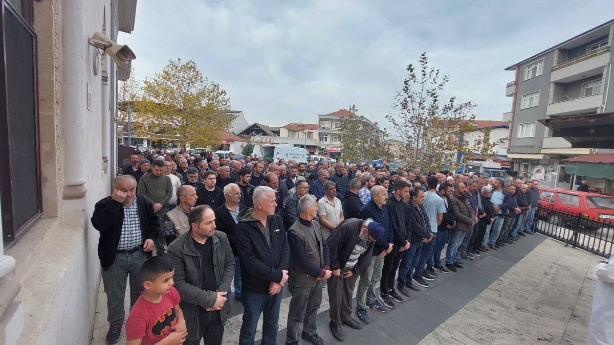 Kazada ölen sürücü toprağa verildi