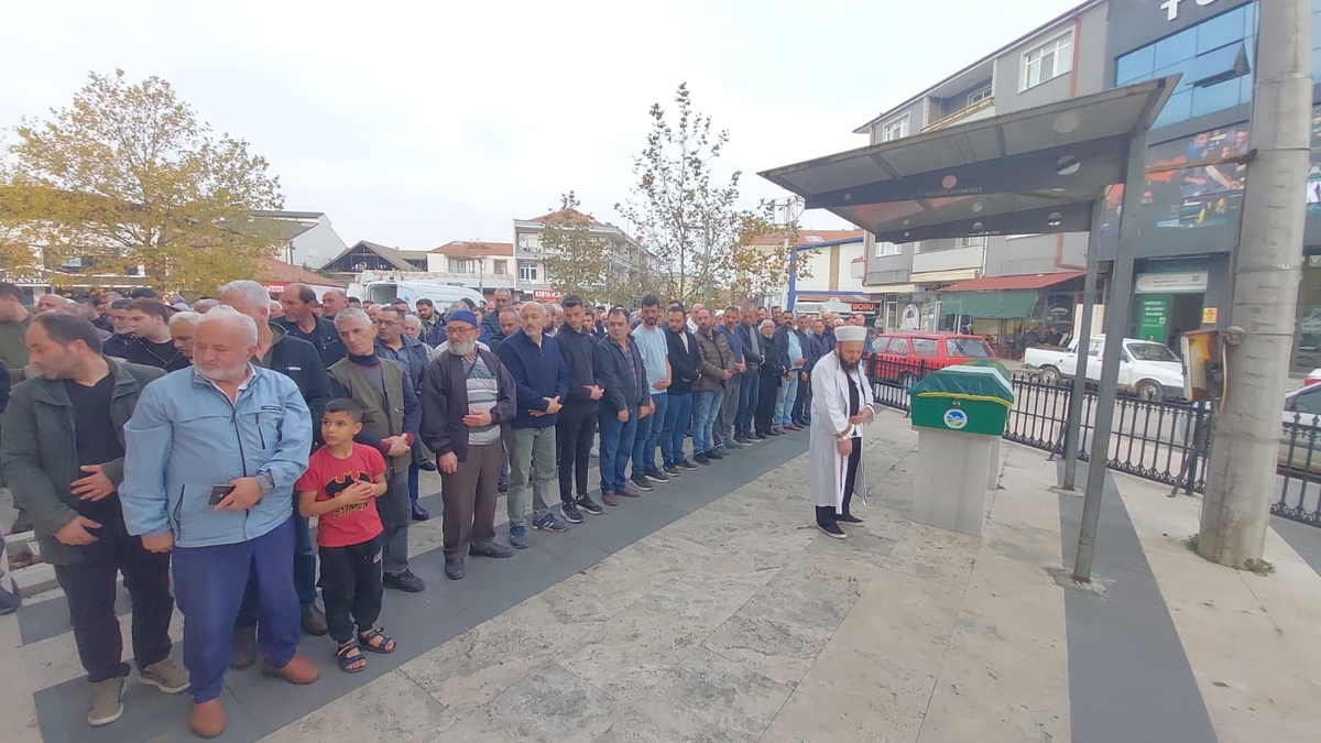 Kazada ölen sürücü toprağa verildi