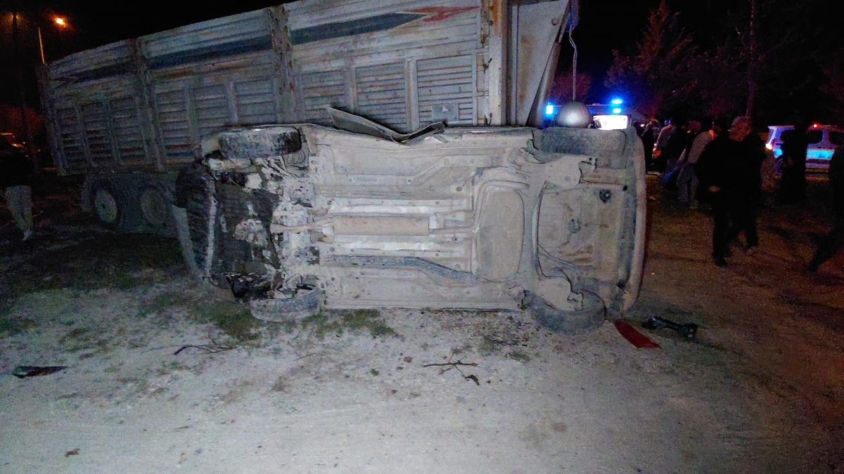 Kazada ortalık savaş alanına döndü