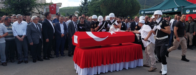 Kazada şehit olan polis İsmail Safa Gülel toprağa verildi