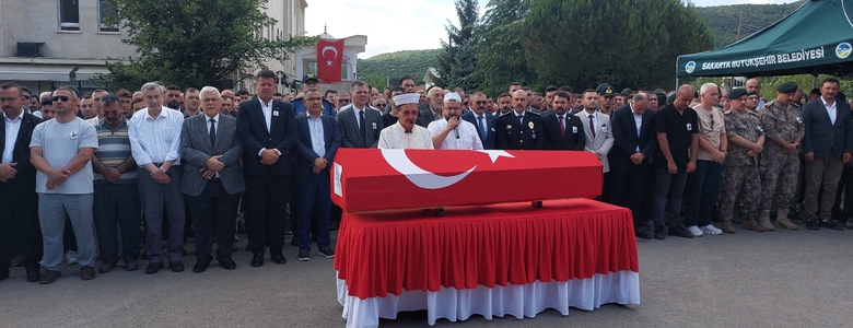 Kazada şehit olan polis İsmail Safa Gülel toprağa verildi