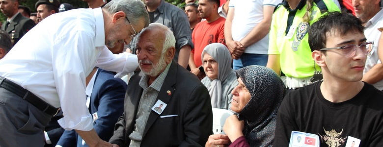 Kazada şehit olan polis İsmail Safa Gülel toprağa verildi